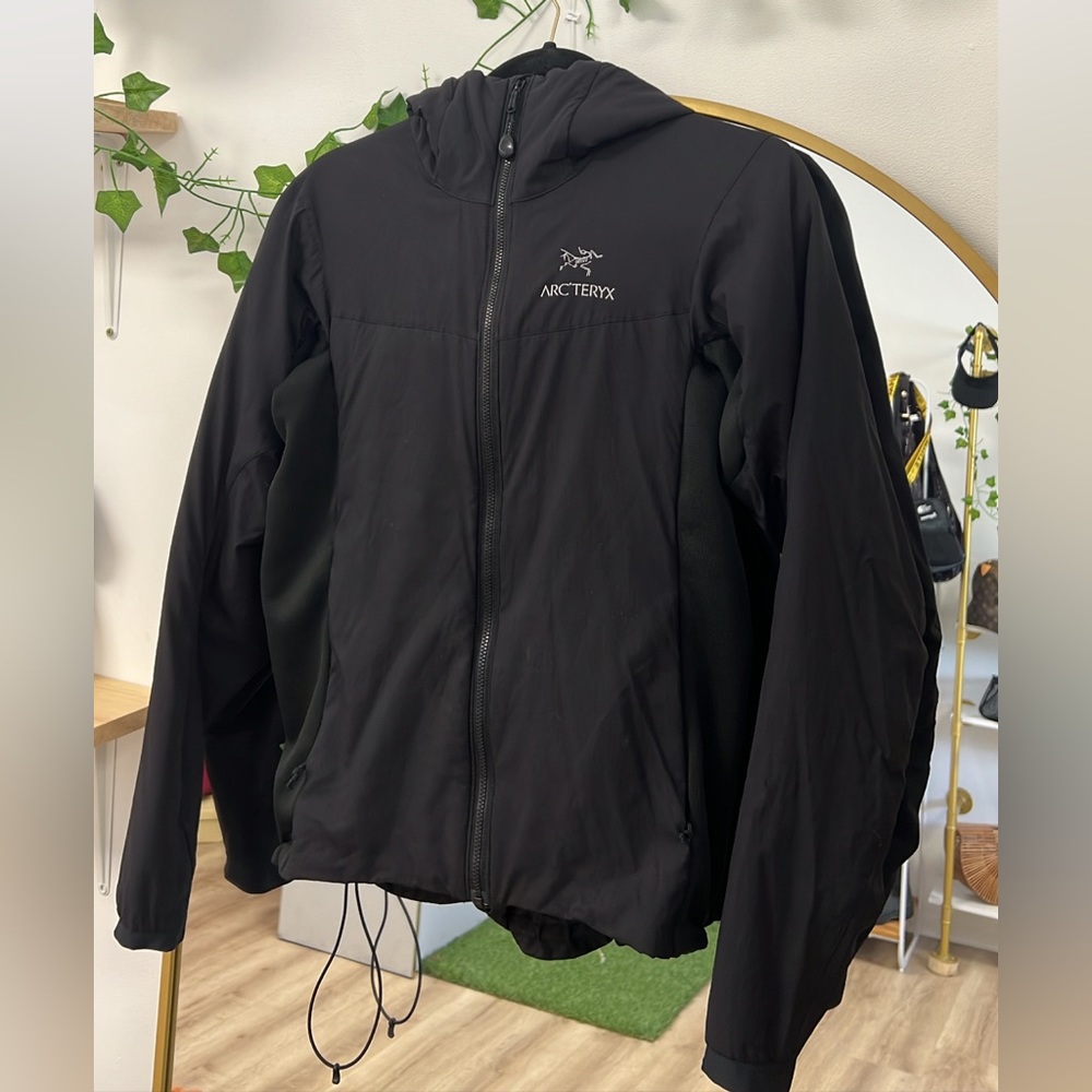 Ladies Arc’teryx  Wind breaker